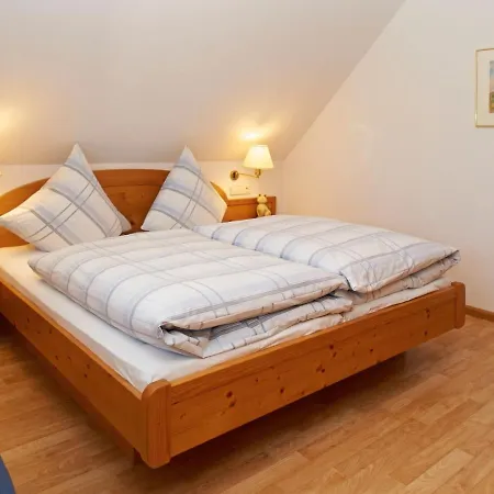 Deutscher Hof Гостевой дом Biederbach