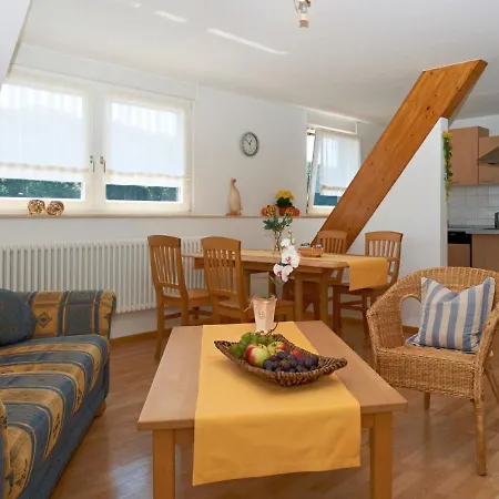 Deutscher Hof Гостевой дом Biederbach